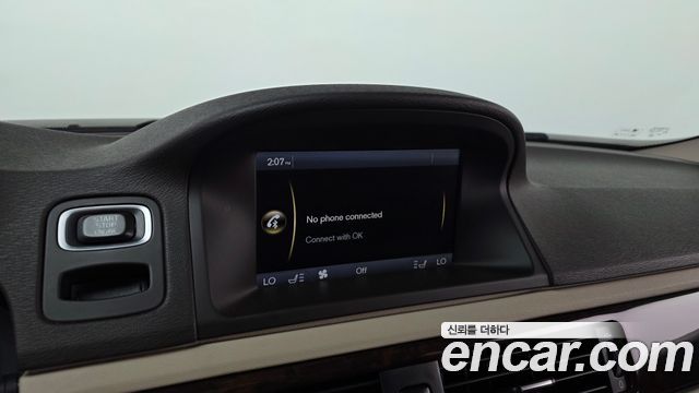 Volvo XC70 2012 — photo 15