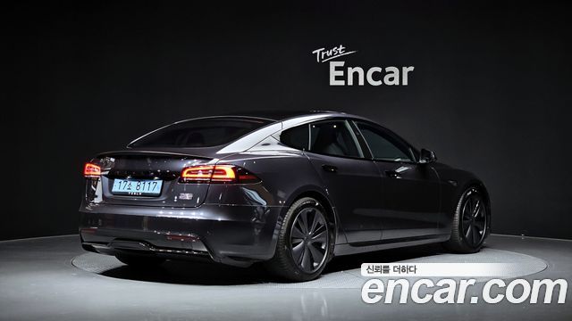 Tesla Model S 2024 — photo 2