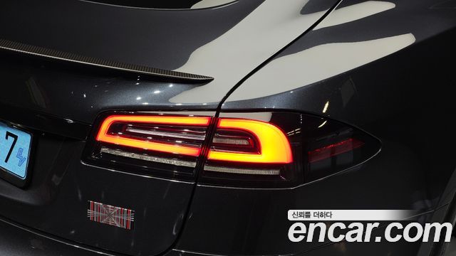 Tesla Model S 2024 — photo 9