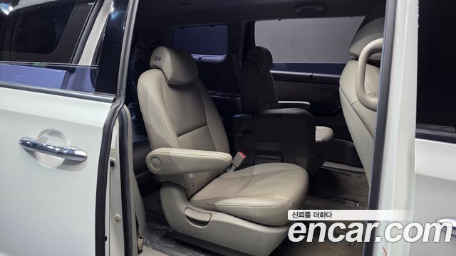 Kia Canival 2019 — photo 18