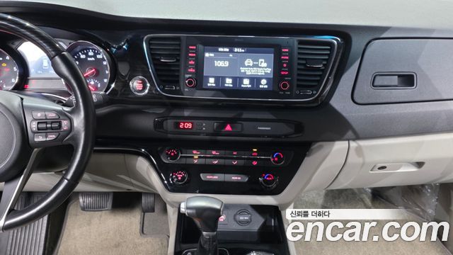 Kia Canival 2019 — photo 20