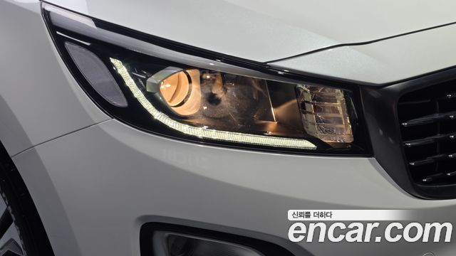 Kia Canival 2019 — photo 8