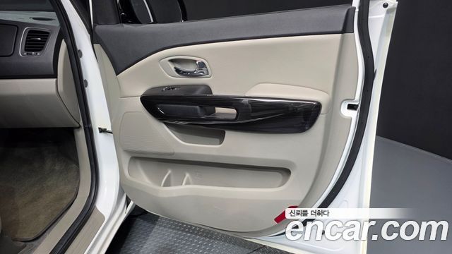 Kia Canival 2019 — photo 15