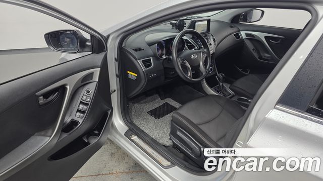 Hyundai AVANTE 2014 — photo 10