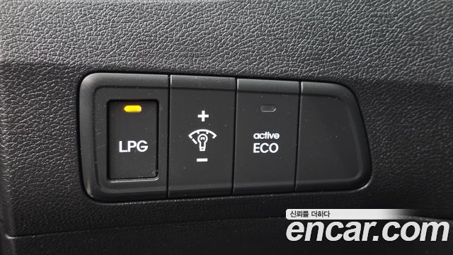 Hyundai AVANTE 2014 — photo 13