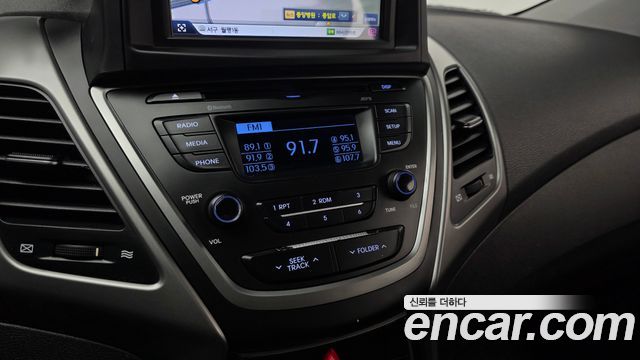 Hyundai AVANTE 2014 — photo 17