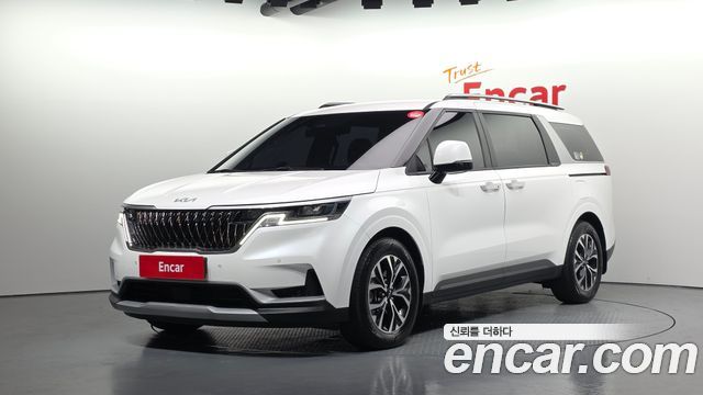 Kia Canival 2023 — photo 1