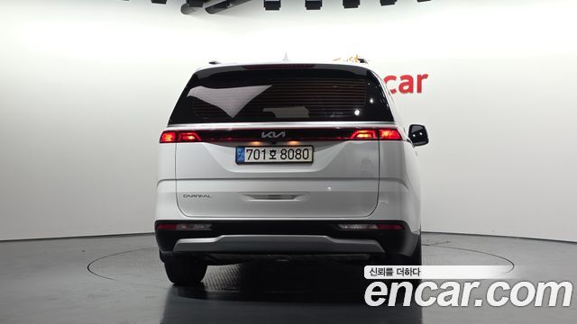 Kia Canival 2023 — photo 4