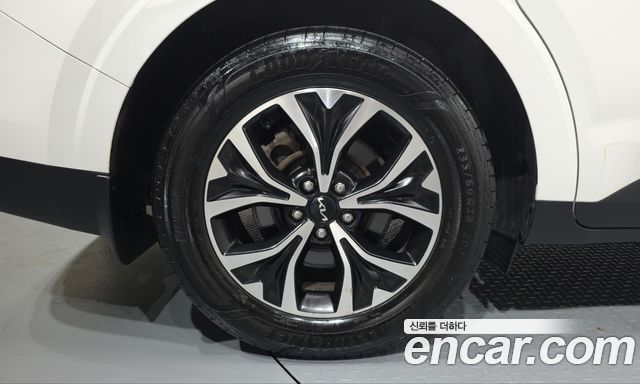 Kia Canival 2023 — photo 5