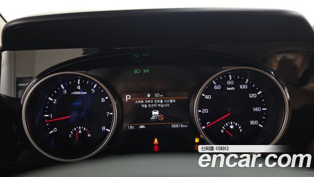 Kia Canival 2023 — photo 11