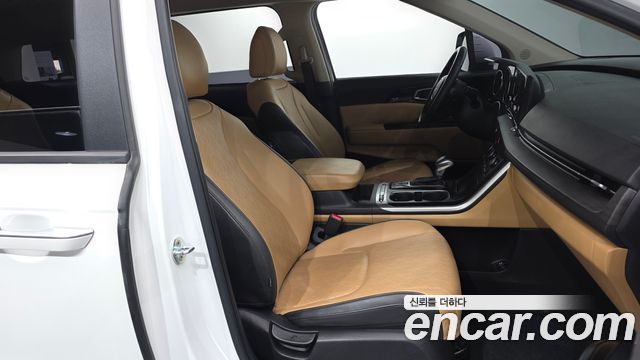Kia Canival 2023 — photo 17
