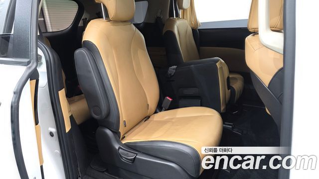 Kia Canival 2023 — photo 18