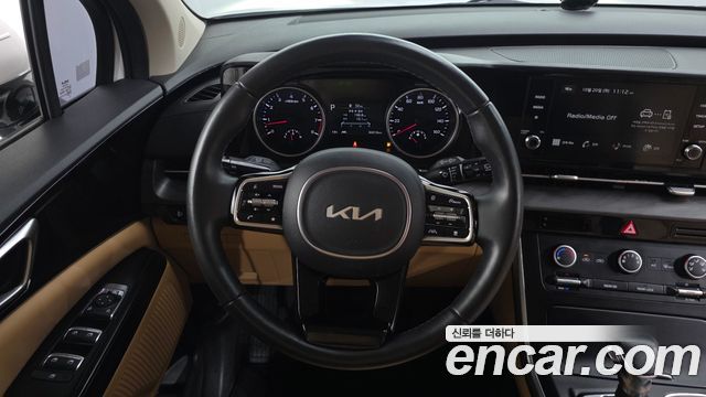 Kia Canival 2023 — photo 19