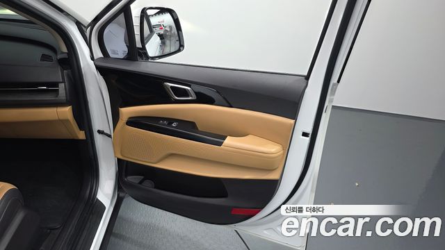 Kia Canival 2023 — photo 15