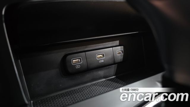 Kia Canival 2023 — photo 16