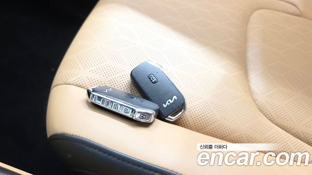 Kia Canival 2023 — photo 32