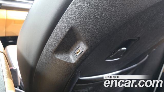 Kia Canival 2023 — photo 38