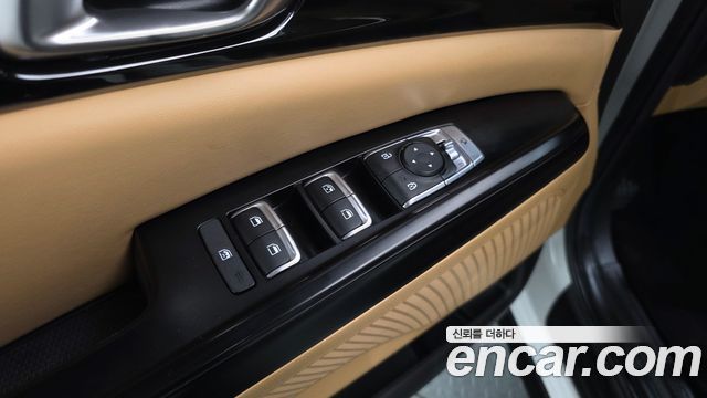 Kia Canival 2023 — photo 40