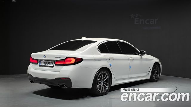 BMW 5-Series 2022 — photo 2