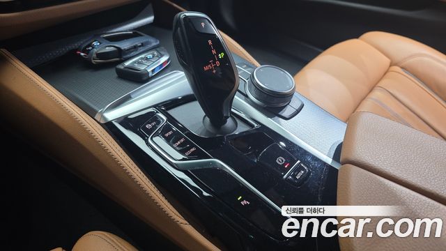 BMW 5-Series 2022 — photo 12