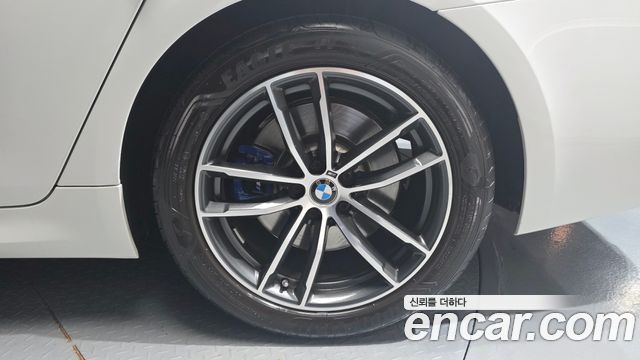 BMW 5-Series 2022 — photo 7