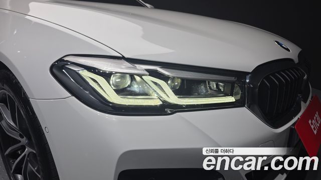 BMW 5-Series 2022 — photo 8