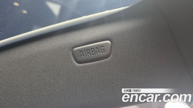 BMW 5-Series 2022 — photo 30