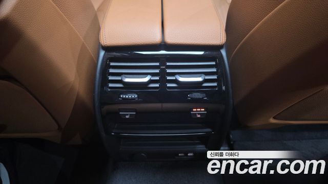 BMW 5-Series 2022 — photo 34