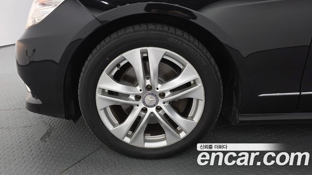Mercedes-Benz E-Class 2010 — photo 5