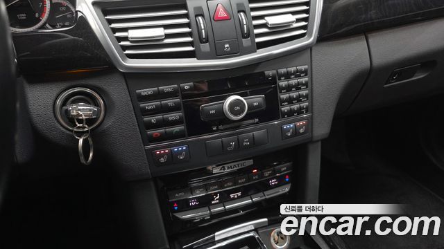 Mercedes-Benz E-Class 2010 — photo 23