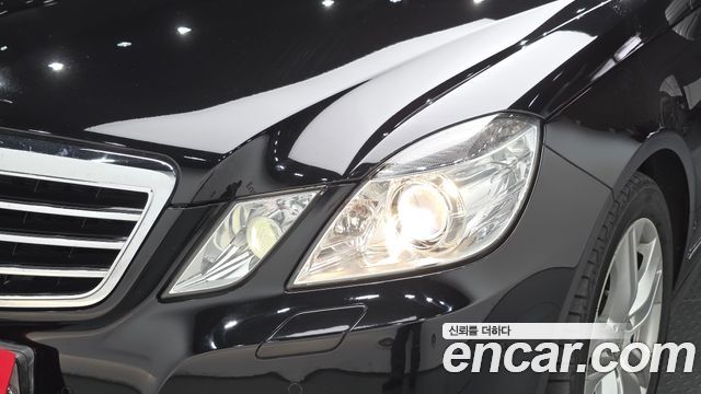 Mercedes-Benz E-Class 2010 — photo 8