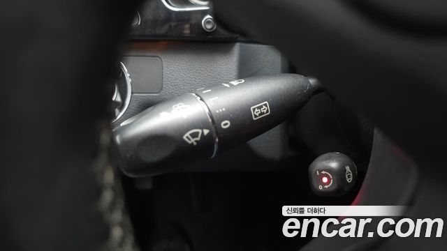 Mercedes-Benz E-Class 2010 — photo 28