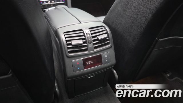 Mercedes-Benz E-Class 2010 — photo 31