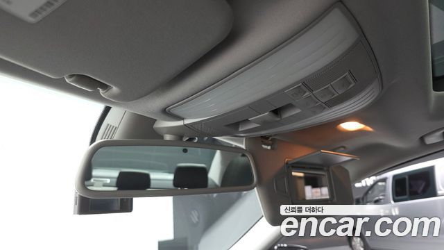 Mercedes-Benz E-Class 2010 — photo 32