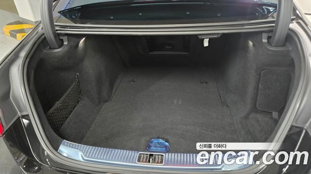 Mercedes-Benz S-Class 2025 — photo 10