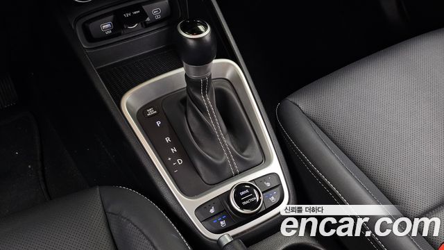 Hyundai Venue 2023 — photo 9