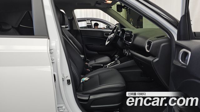 Hyundai Venue 2023 — photo 11