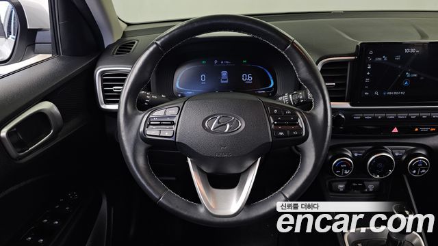 Hyundai Venue 2023 — photo 13