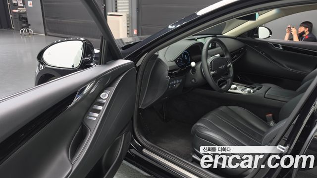 Genesis G80 2023 — photo 10