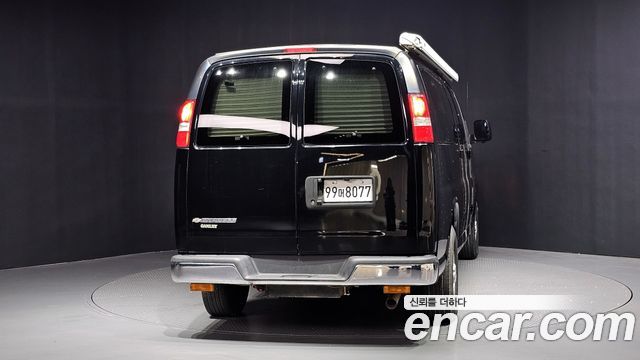 Chevrolet Express Van 2018 — photo 4