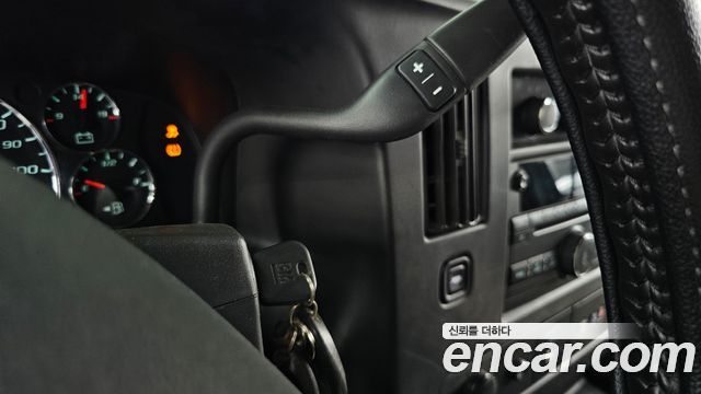 Chevrolet Express Van 2018 — photo 9