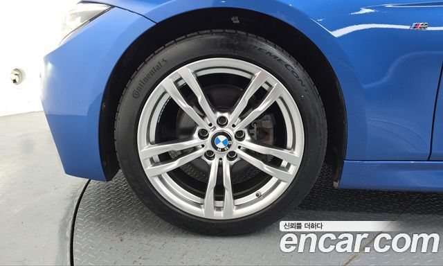 BMW 3-Series 2018 — photo 5