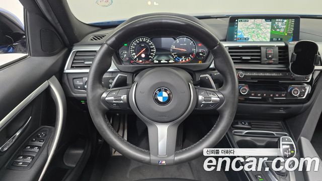 BMW 3-Series 2018 — photo 19