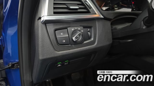 BMW 3-Series 2018 — photo 25