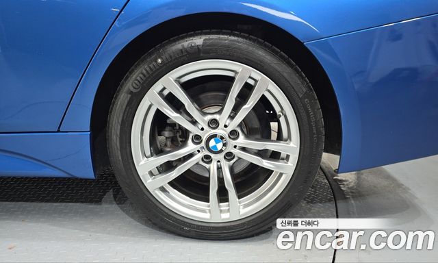 BMW 3-Series 2018 — photo 7