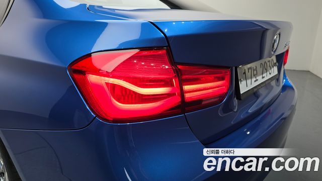 BMW 3-Series 2018 — photo 9