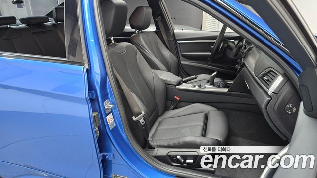 BMW 3-Series 2018 — photo 16