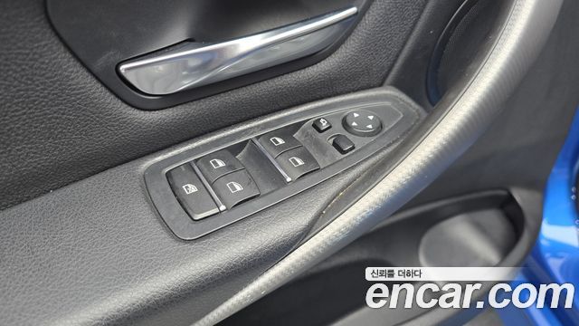 BMW 3-Series 2018 — photo 27