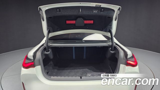 BMW M4 2022 — photo 26