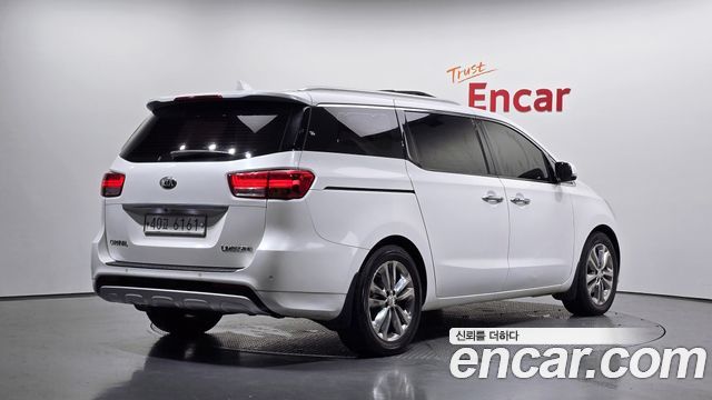 Kia Canival 2018 — photo 2